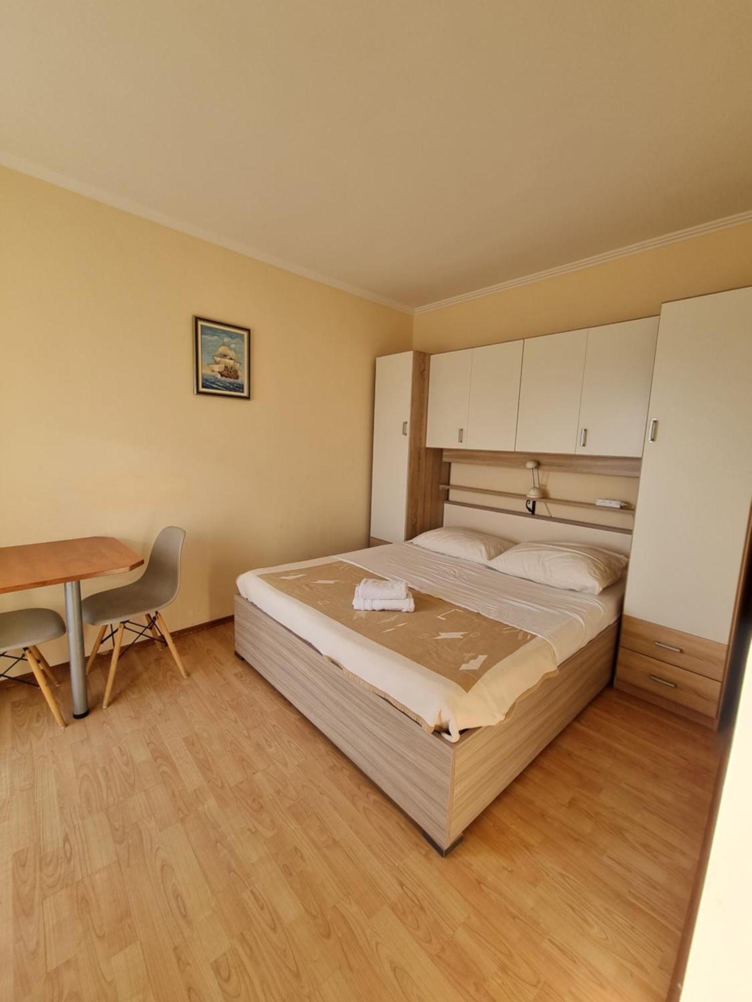 Apartmani Apollo - Drašnice Værelse billede