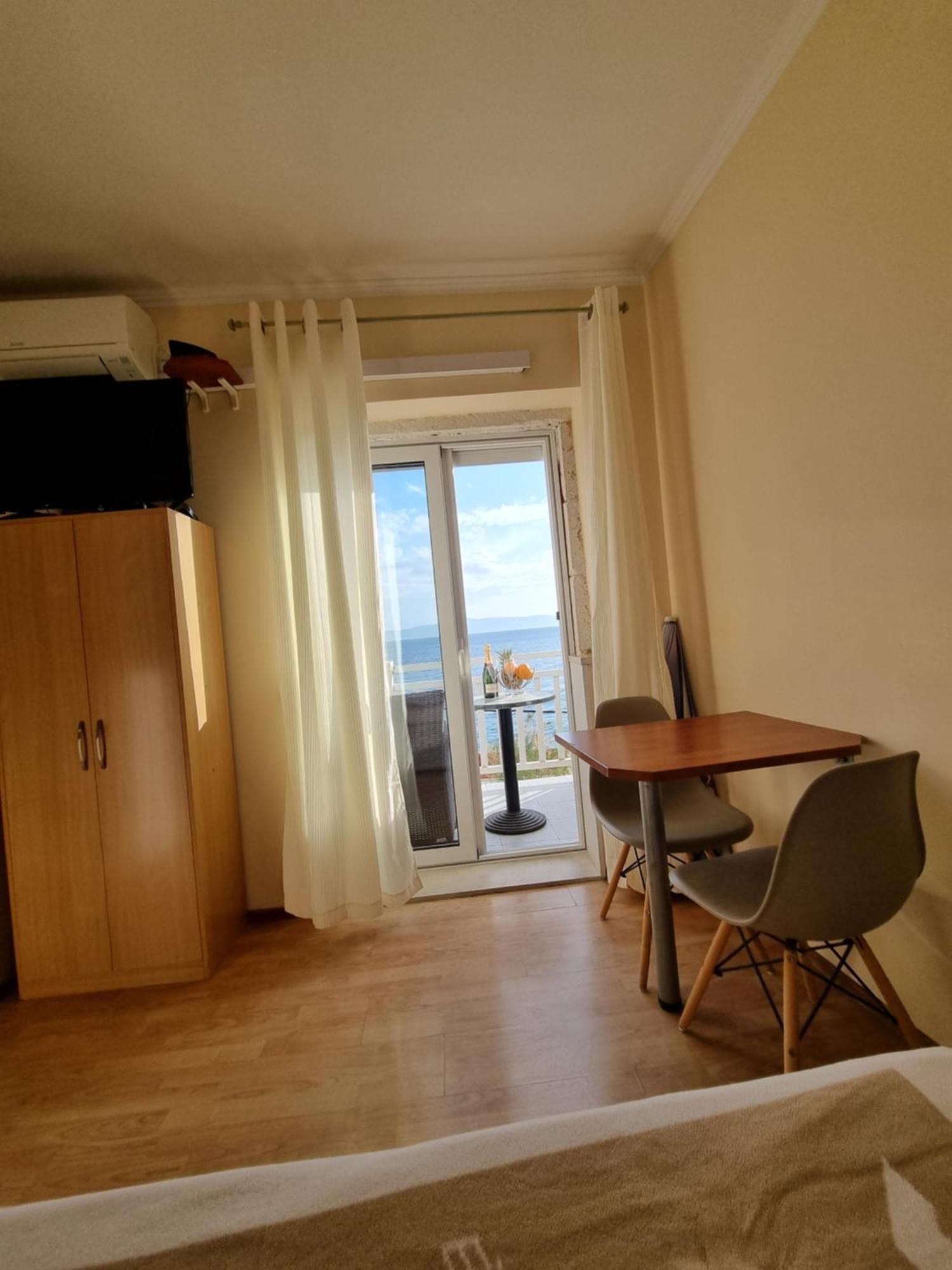 Apartmani Apollo - Drašnice Værelse billede